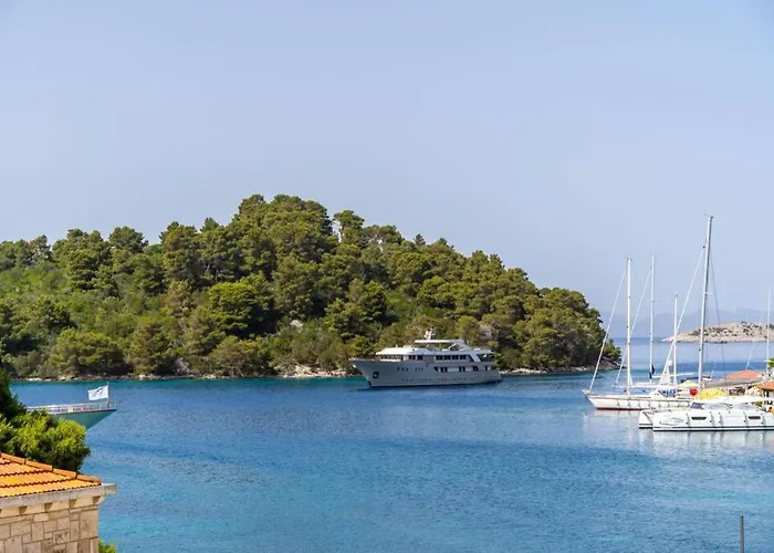 Corallium شقة بومينا