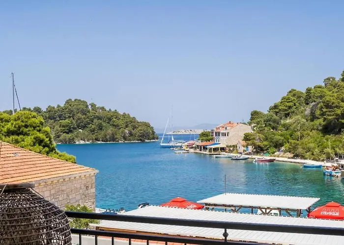 Corallium شقة بومينا