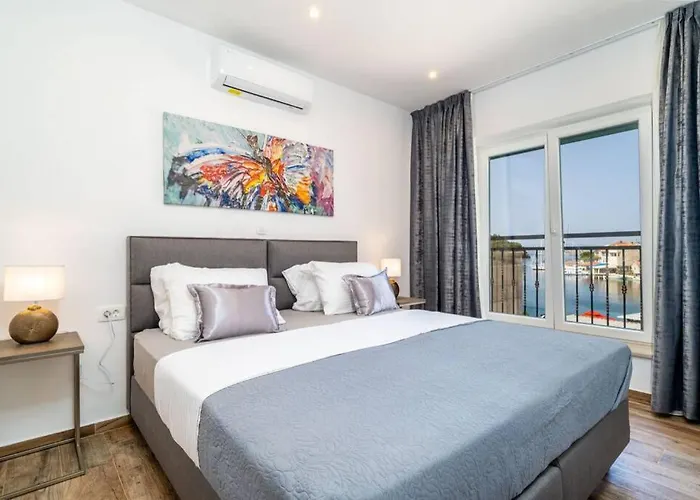 Corallium بومينا