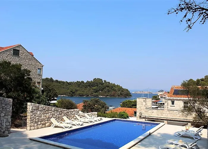 Corallium شقة بومينا