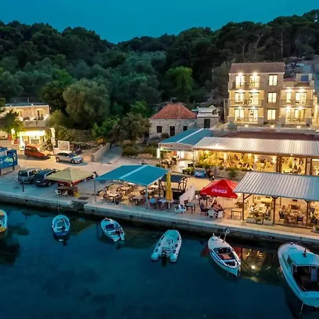 Corallium Διαμέρισμα *