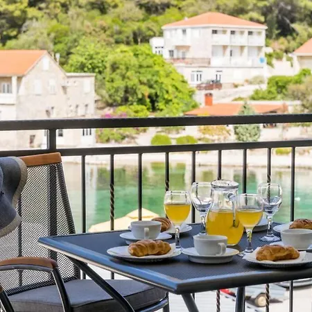 Διαμέρισμα Corallium