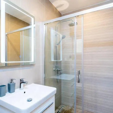 Corallium Διαμέρισμα Pomena