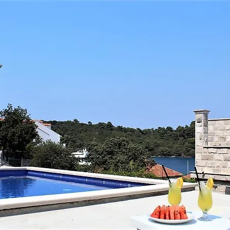 Διαμέρισμα Corallium Pomena